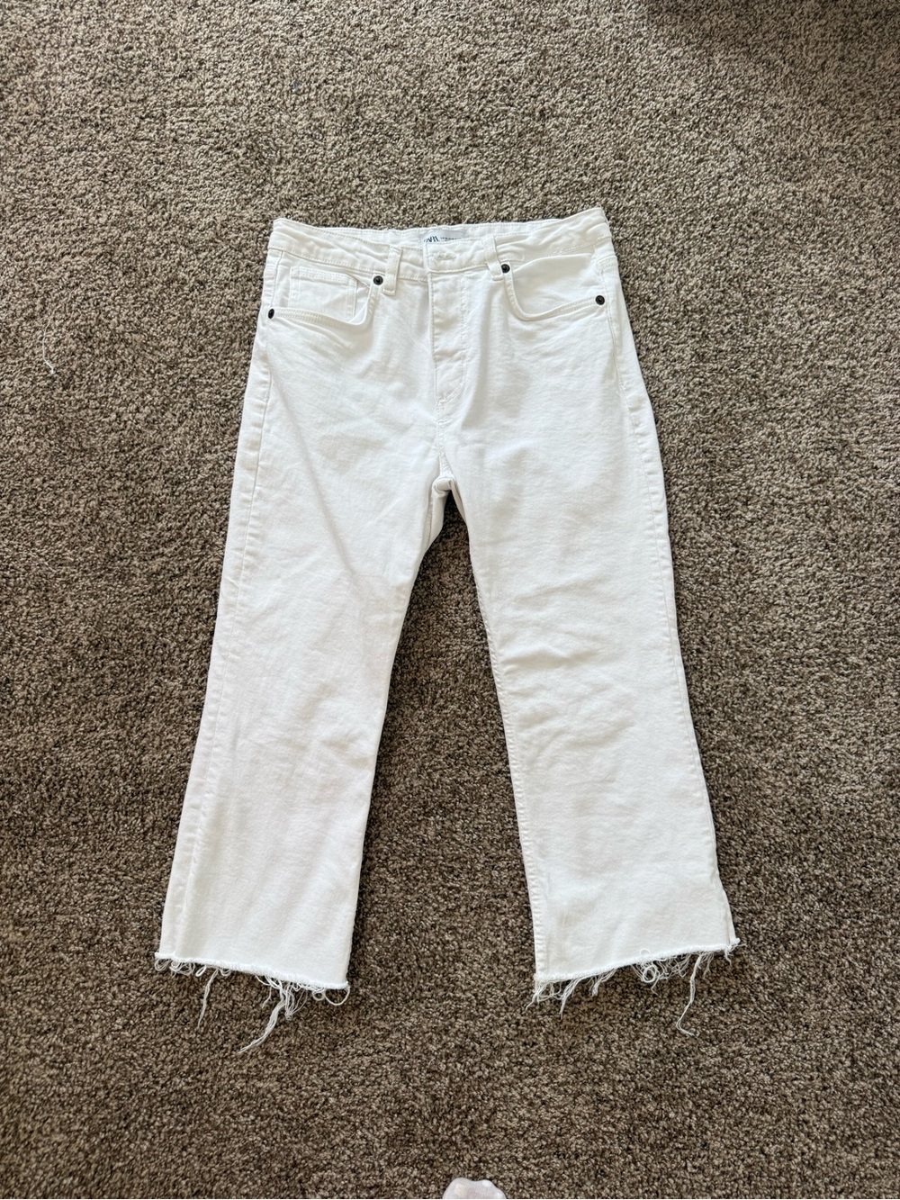 Zara White Cropped Straight Jeans with Frayed Hem